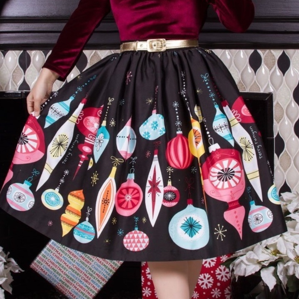 Pinup Couture Jenny Christmas Ornament Skirt